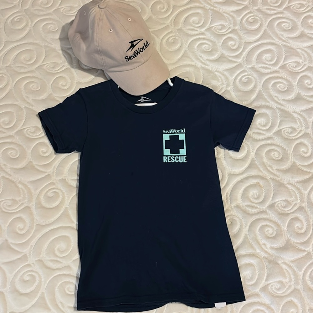 SEAWORLD TEE & HAT XS